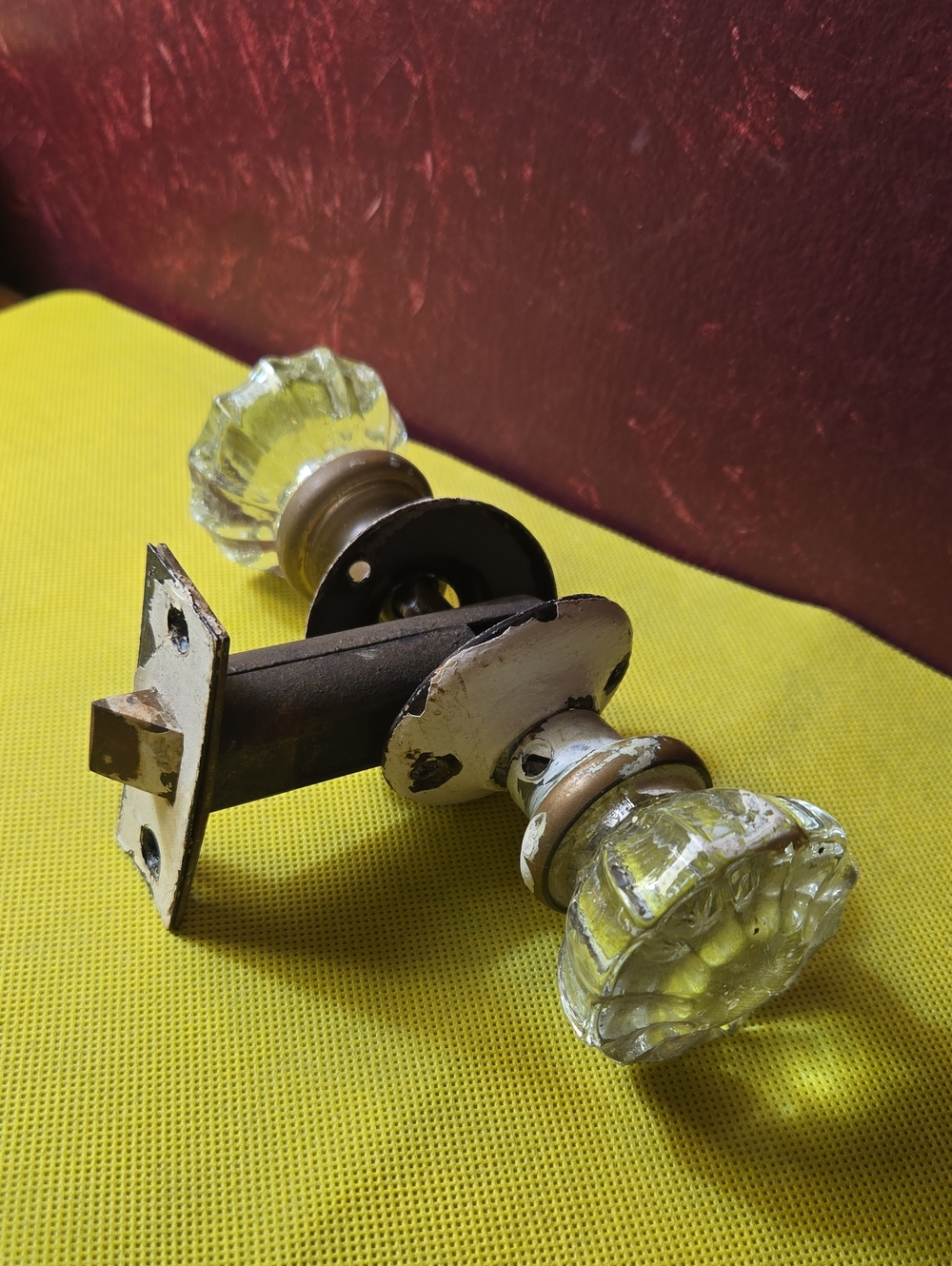 VINTAGE 1930's 5pc GLASS FLUTED ROUND 12 POINT DOOR KNOB SET